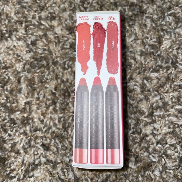 NWT-3-in-1 nude stick bundle - Picture 4 of 8